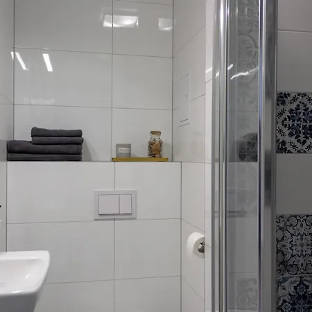 Initium - Na Wynajem - Obroncow Wybrzeza 4d *