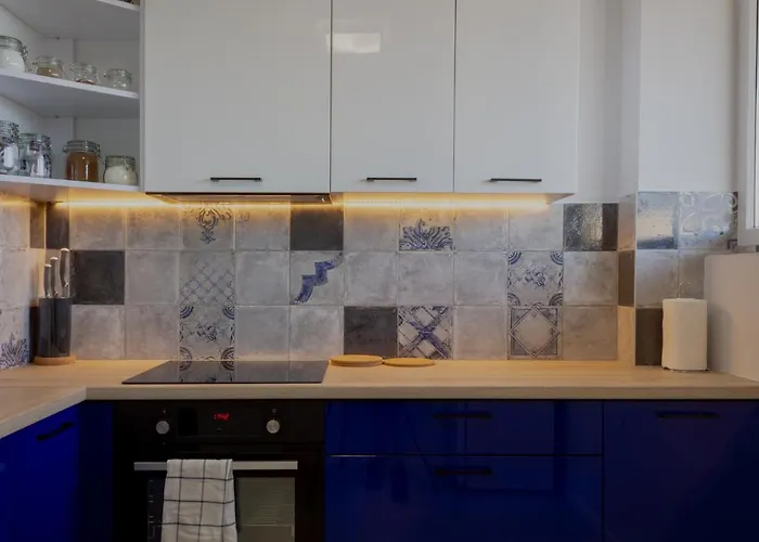 Initium - Na Wynajem - Obroncow Wybrzeza 4d *