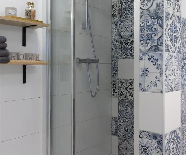 Initium - Na Wynajem - Obroncow Wybrzeza 4d *